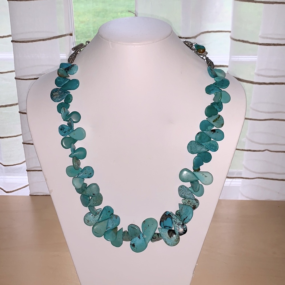 Gorgeous turquoise necklace